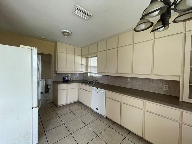 3305 13TH AVENUE W, Bradenton, FL 34205
