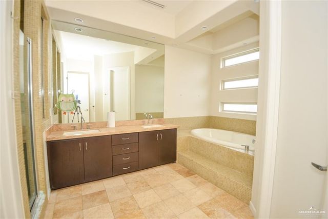 513 Sycamore Avenue, Mission, TX 78572