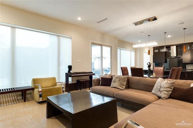 513 Sycamore Avenue, Mission, TX 78572