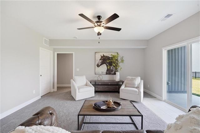 12510 S Parkwood Lane, Lee's Summit, MO 64086