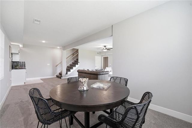 12510 S Parkwood Lane, Lee's Summit, MO 64086