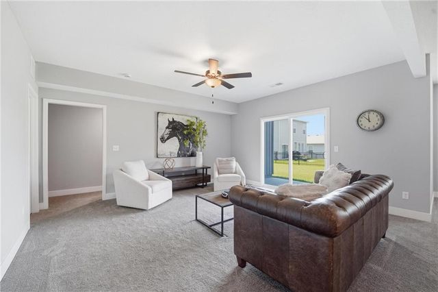 12510 S Parkwood Lane, Lee's Summit, MO 64086