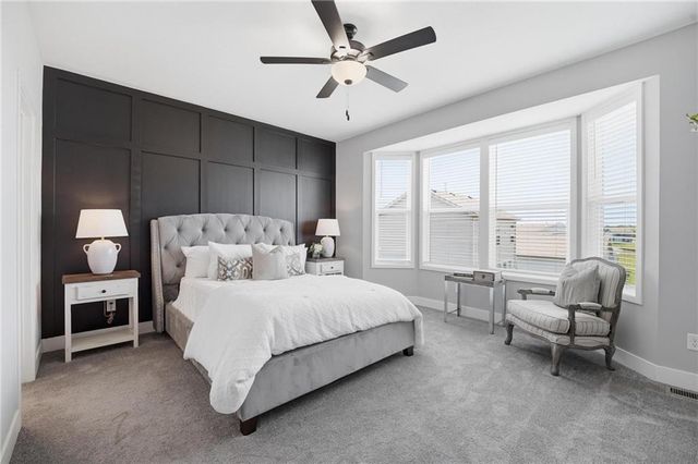 12510 S Parkwood Lane, Lee's Summit, MO 64086