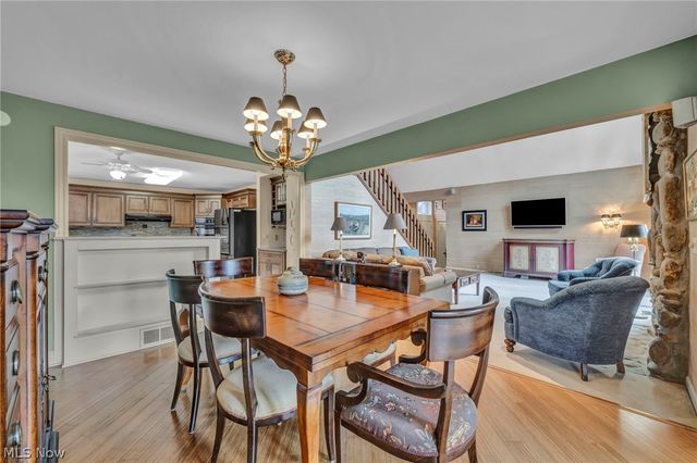 9 Westfield Lane, Rocky River, OH 44116