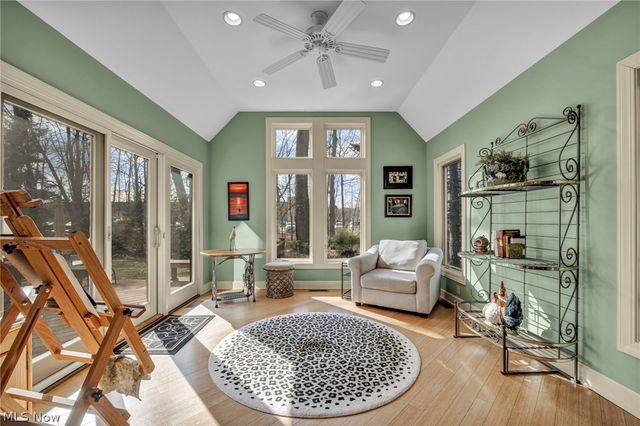 9 Westfield Lane, Rocky River, OH 44116