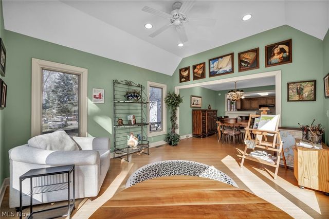 9 Westfield Lane, Rocky River, OH 44116