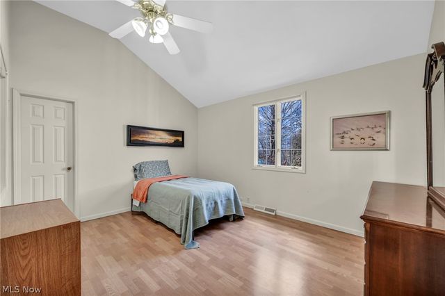 9 Westfield Lane, Rocky River, OH 44116