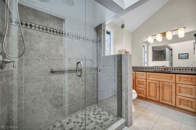 9 Westfield Lane, Rocky River, OH 44116