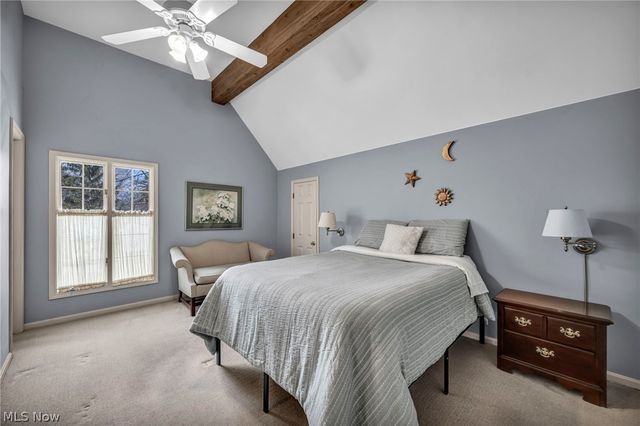 9 Westfield Lane, Rocky River, OH 44116