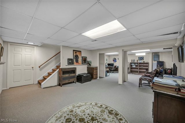 9 Westfield Lane, Rocky River, OH 44116