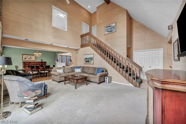 9 Westfield Lane, Rocky River, OH 44116