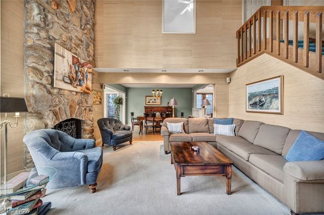 9 Westfield Lane, Rocky River, OH 44116