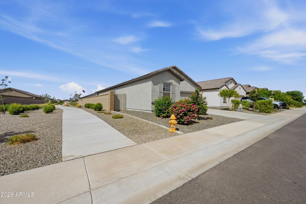 2022 E NEW BONNET Lane, San Tan Valley, AZ 85140 — photo 2
