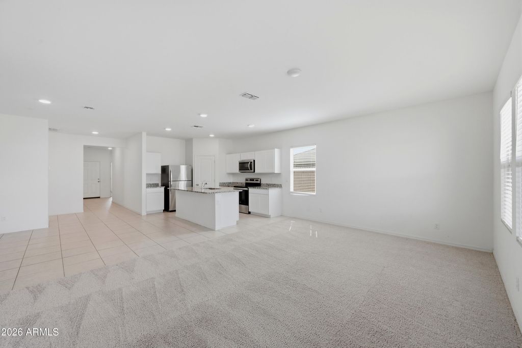 2022 E NEW BONNET Lane, San Tan Valley, AZ 85140 — photo 4