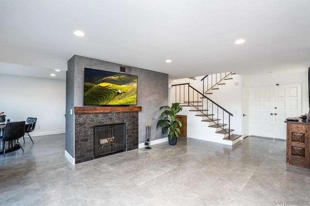 4718 Amberwood Ct, Carlsbad, CA 92008