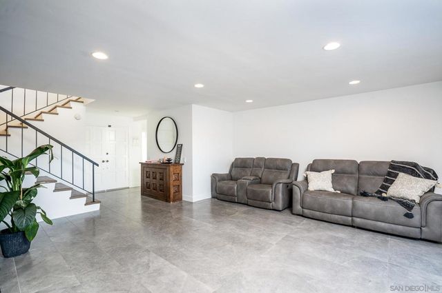 4718 Amberwood Ct, Carlsbad, CA 92008