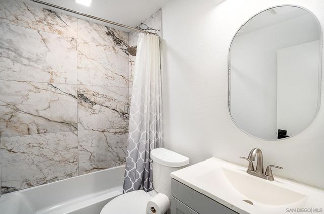 4718 Amberwood Ct, Carlsbad, CA 92008