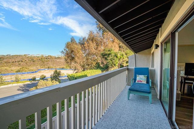 4718 Amberwood Ct, Carlsbad, CA 92008