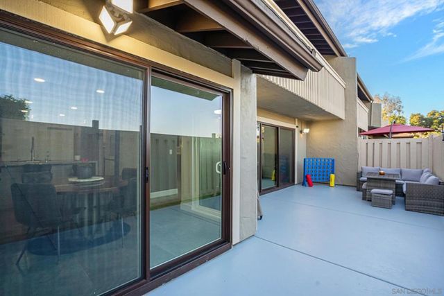 4718 Amberwood Ct, Carlsbad, CA 92008