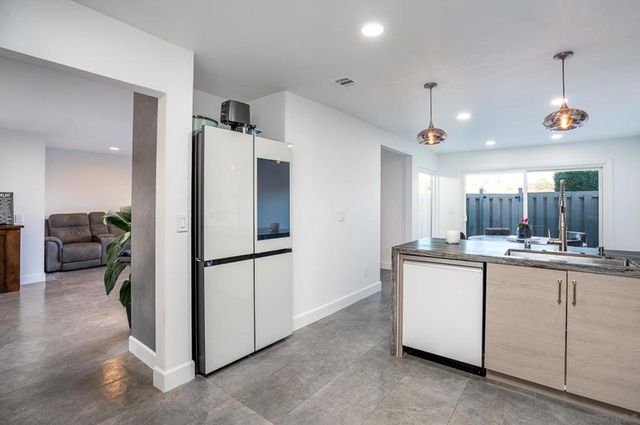 4718 Amberwood Ct, Carlsbad, CA 92008