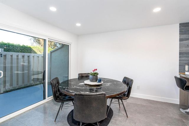 4718 Amberwood Ct, Carlsbad, CA 92008