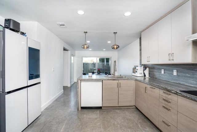 4718 Amberwood Ct, Carlsbad, CA 92008