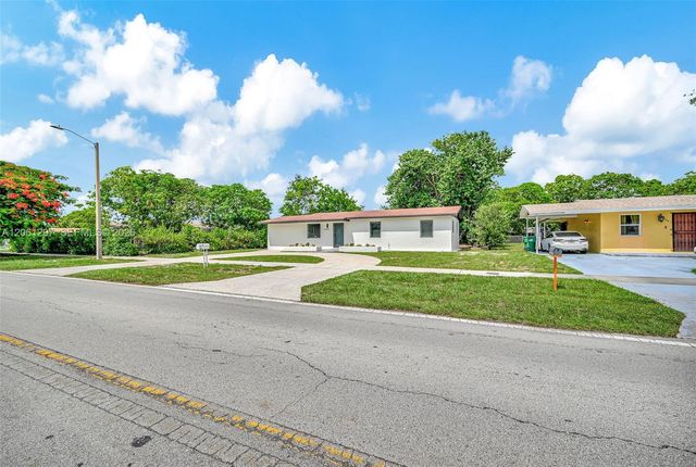 19301 NW 52nd Avenue, Miami Gardens, FL 33055