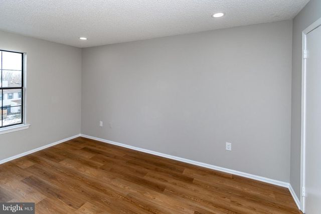 69 FISHER DR, Franklin Park, NJ 08823