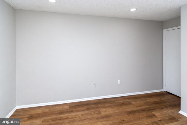 69 FISHER DR, Franklin Park, NJ 08823