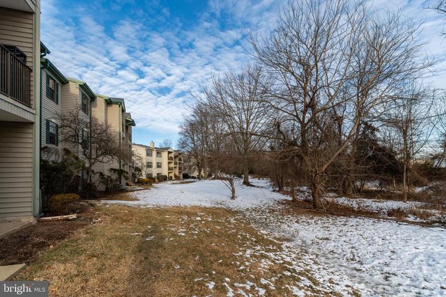 69 FISHER DR, Franklin Park, NJ 08823