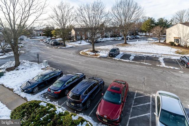 69 FISHER DR, Franklin Park, NJ 08823