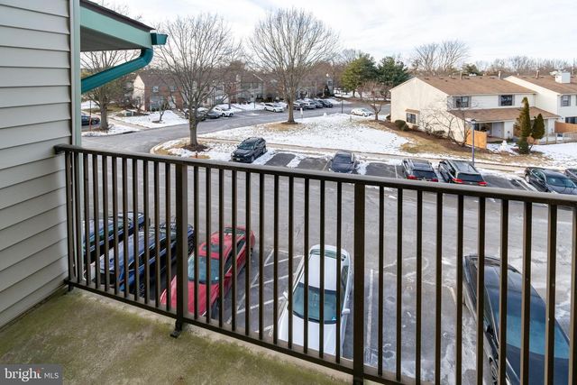 69 FISHER DR, Franklin Park, NJ 08823