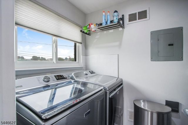825 Riverside Ave B202, Lyndhurst Twp., NJ 07071