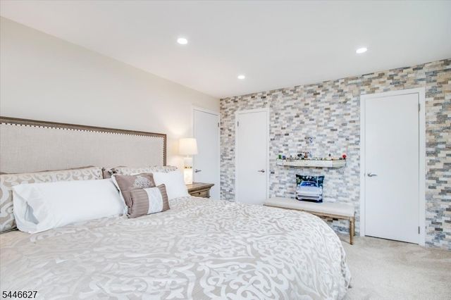 825 Riverside Ave B202, Lyndhurst Twp., NJ 07071