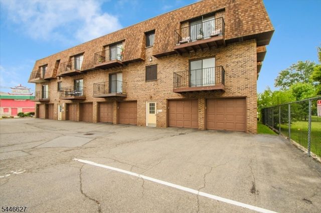 825 Riverside Ave B202, Lyndhurst Twp., NJ 07071