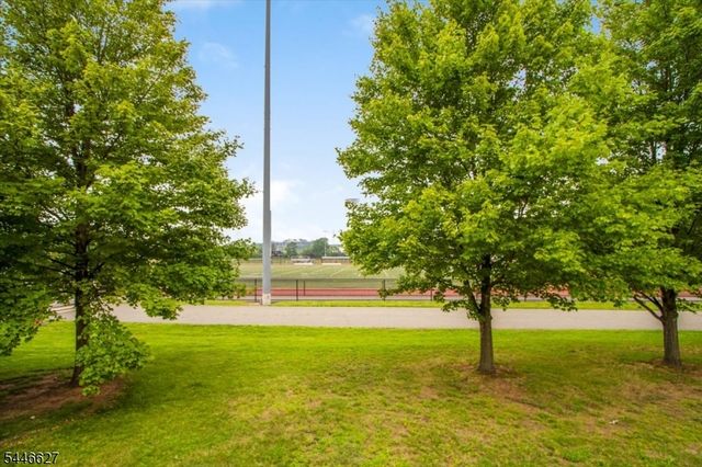 825 Riverside Ave B202, Lyndhurst Twp., NJ 07071