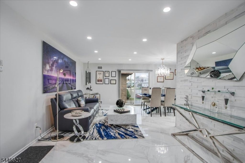 825 Riverside Ave B202, Lyndhurst Twp., NJ 07071