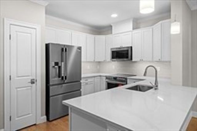 485 Blue Hills Parkway 23, Milton, MA 02186