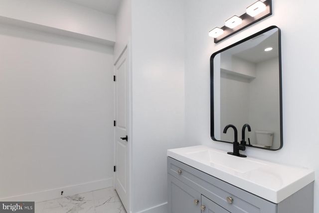 100 AURA RD #114, Clayton, NJ 08312