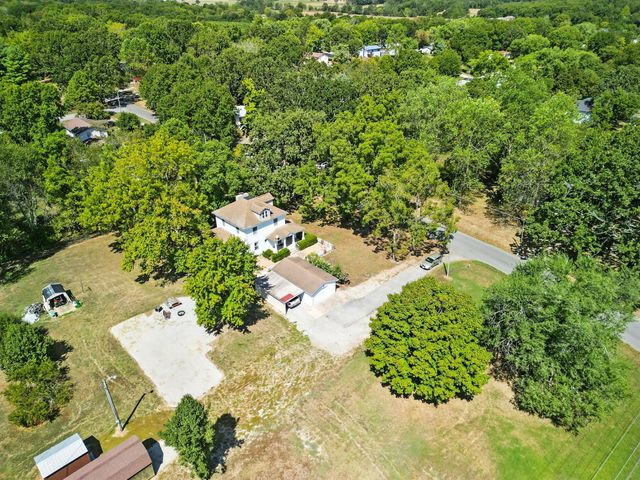 2204 Gleghorn Street, West Plains, MO 65775