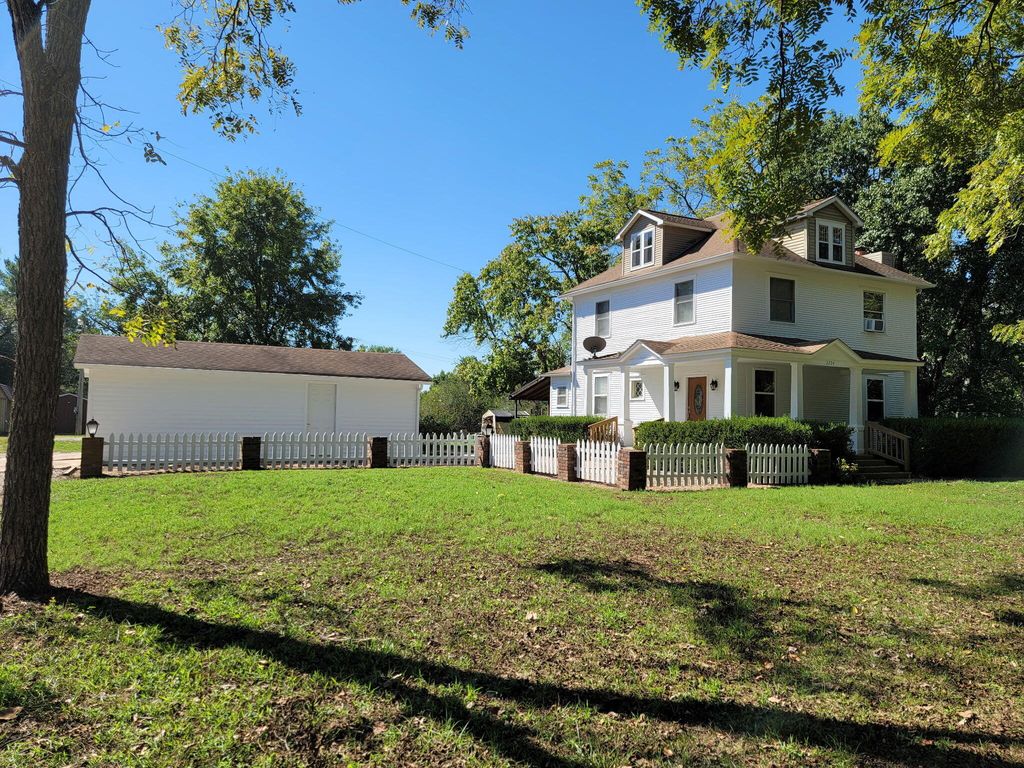 2204 Gleghorn Street, West Plains, MO 65775