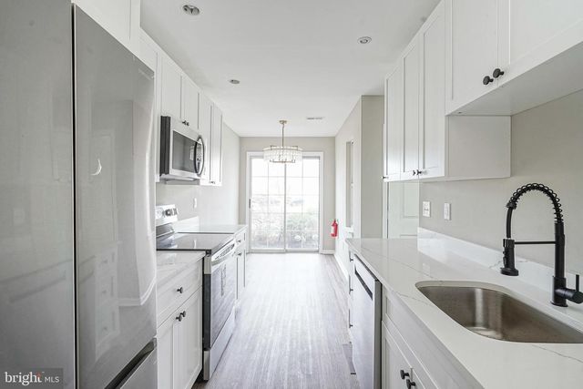 1903 DORAL DR, Blackwood, NJ 08012