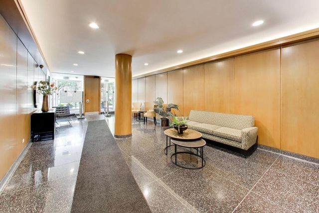 1508 HINMAN Avenue 3A, Evanston, IL 60201