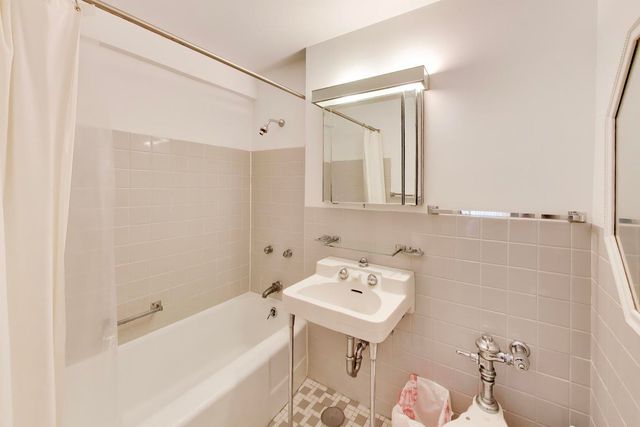 1508 HINMAN Avenue 3A, Evanston, IL 60201