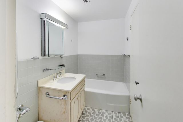 1508 HINMAN Avenue 3A, Evanston, IL 60201