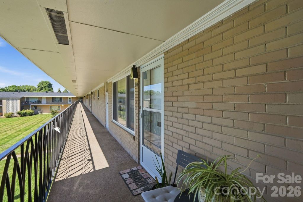 3010 Crosby Road 210, Charlotte, NC 28211