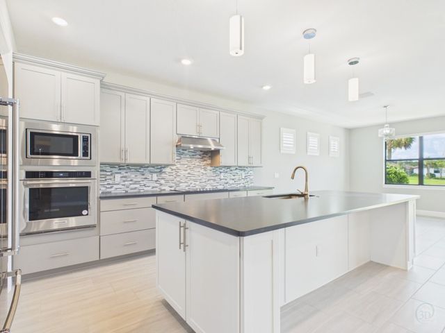 4088 Basket Oak Circle, Vero Beach, FL 32967