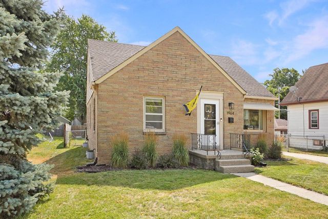 1964 S 91st STREET, West Allis, WI 53227