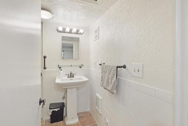 1964 S 91st STREET, West Allis, WI 53227