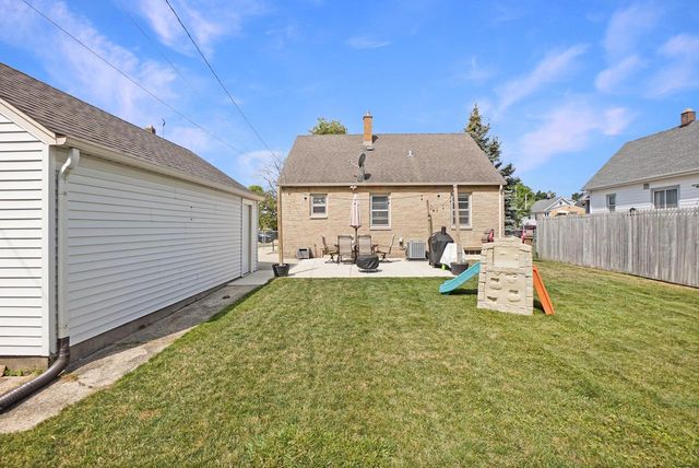 1964 S 91st STREET, West Allis, WI 53227